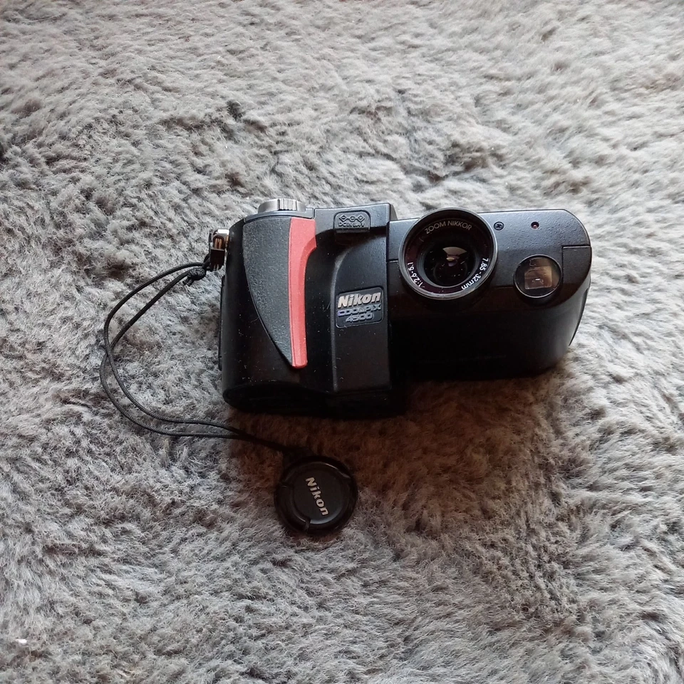Nikon Coolpix 4500 Digitalkamera Guter Zustand ungeprüft