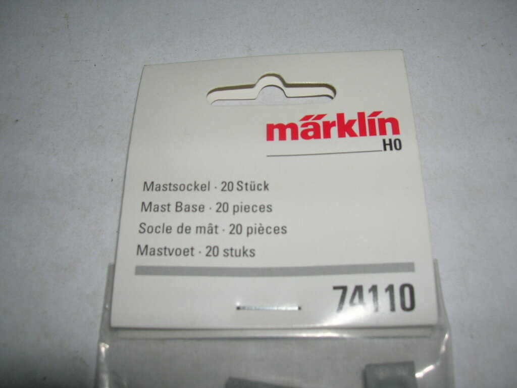 Märklin 74110 Base Per Palo Catenaria H0 - 20 Pezzi, Plastica Di Qualità, Per Binari Con E Senza Ballast