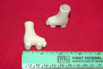 MGA Bratz Doll Replacement Roller Skates,Bratz Doll Shoes/Skates,CLEAN