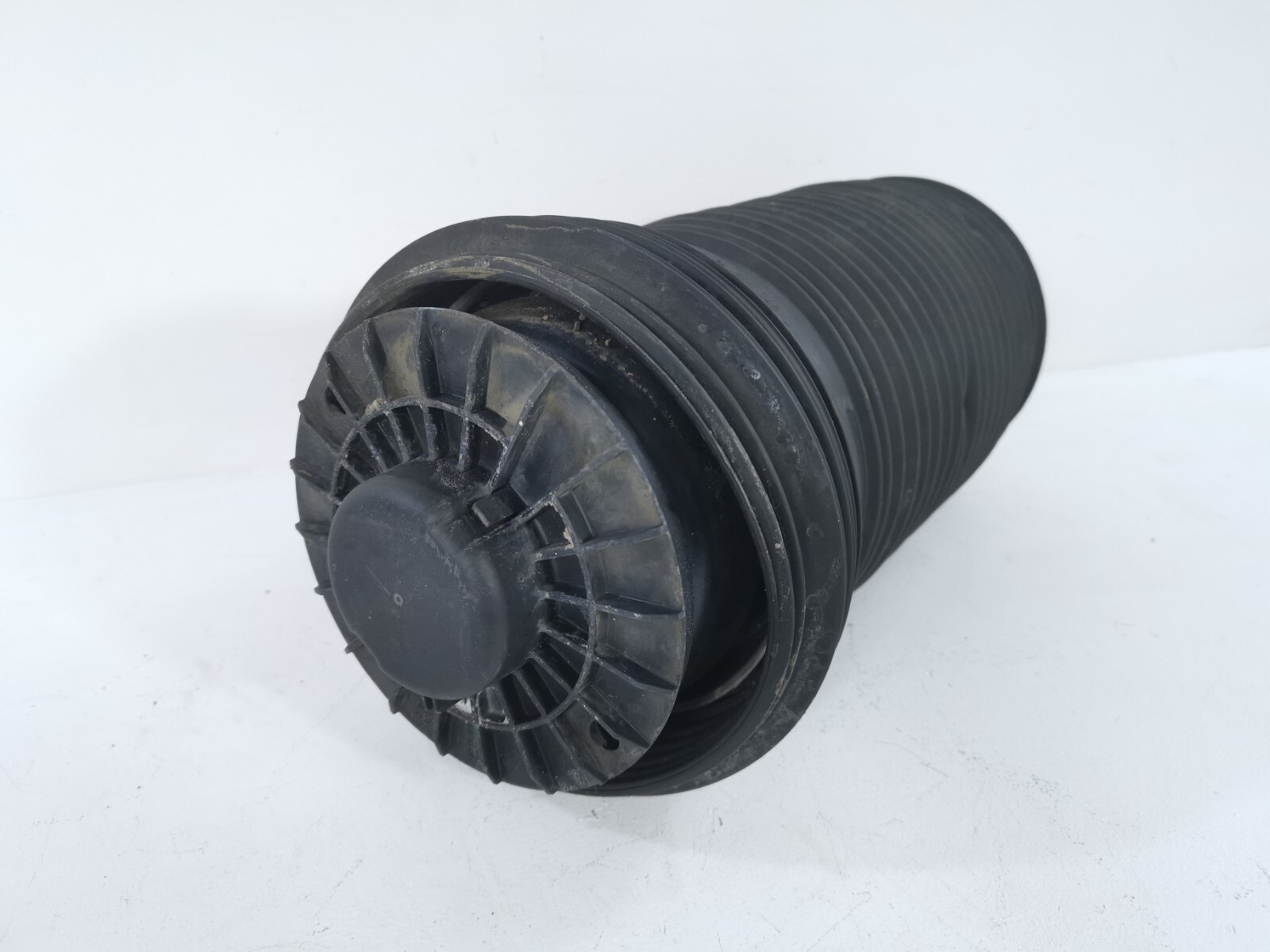17-20 MASERATI Levante REAR LEFT AIR SUSPENSION SPRING BAG