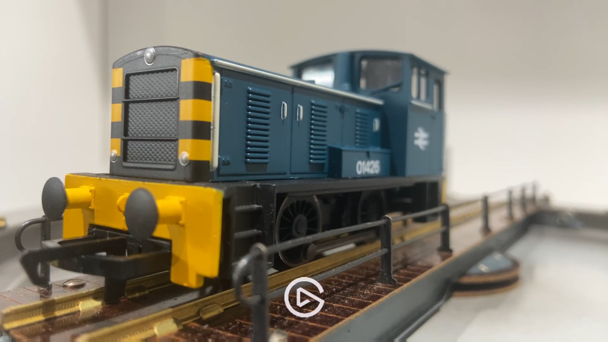 Hornby R30050 Bagnall 0-4-0 Diesel Hydraulic Shunter 01426 Blue