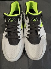 DS 2022 Nike Air Huarache Grey Volt GS Youth Sneakers Sz 5Y-