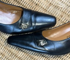 Vintage Salvatore Ferragamo Pump dress Shoe Black Sz 7- 3A Gold Metal Logo