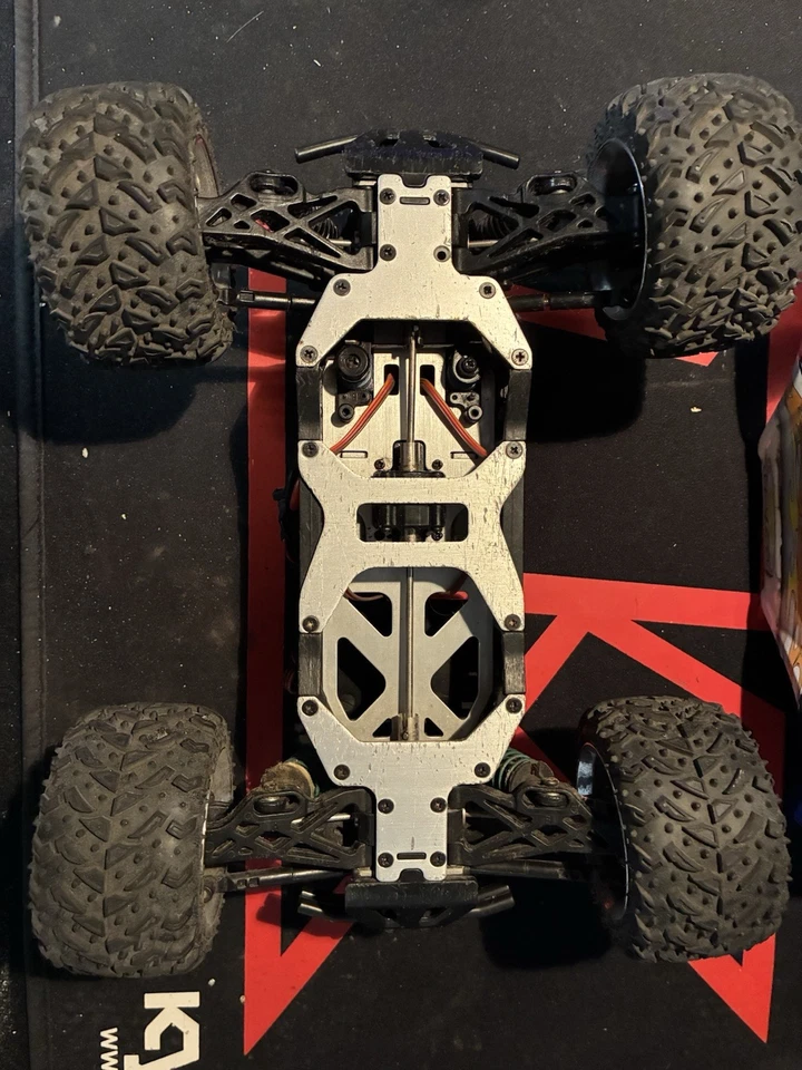 Team Losi Mini LST Monstertruck / 1:18 RC - Bild 4 von 4