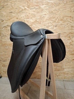 Wintec 500 Dressur Wide, CAIR Cushion System, Pferde mit breitem Rücken 