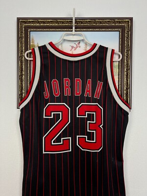 Vintage 90's Champion Chicago Bulls #23 Jordan NBA Jersey Legend