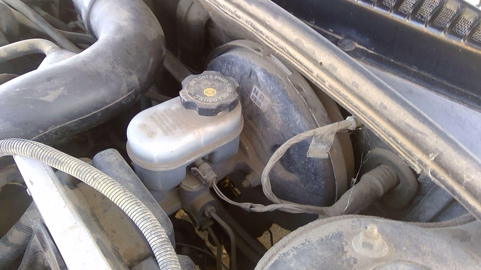 2000 2001 2002 Saturn Sl2 Power Brake Booster With Master Cylinder Pair Set Oem - Image 2 of 4