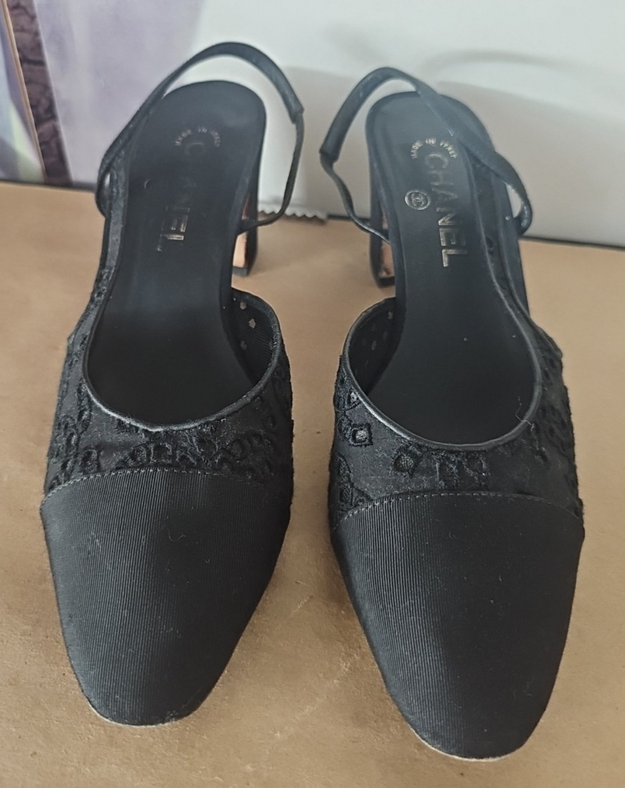 CHANEL Classic Slingback Interlocking CC Logo Blo… - image 3