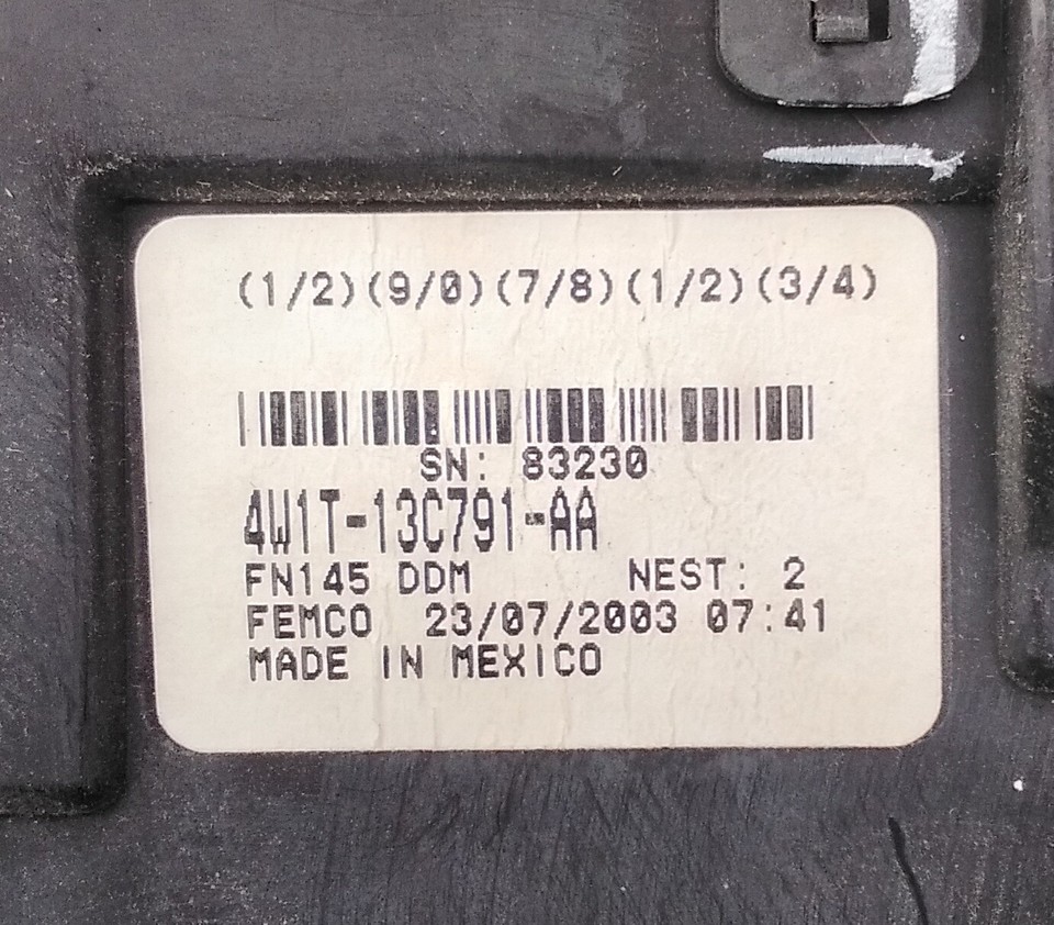 0305 04 LINCOLN TOWN CAR KEYLESS DRIVER DOOR MODULE CONTROL UNIT 4W1T