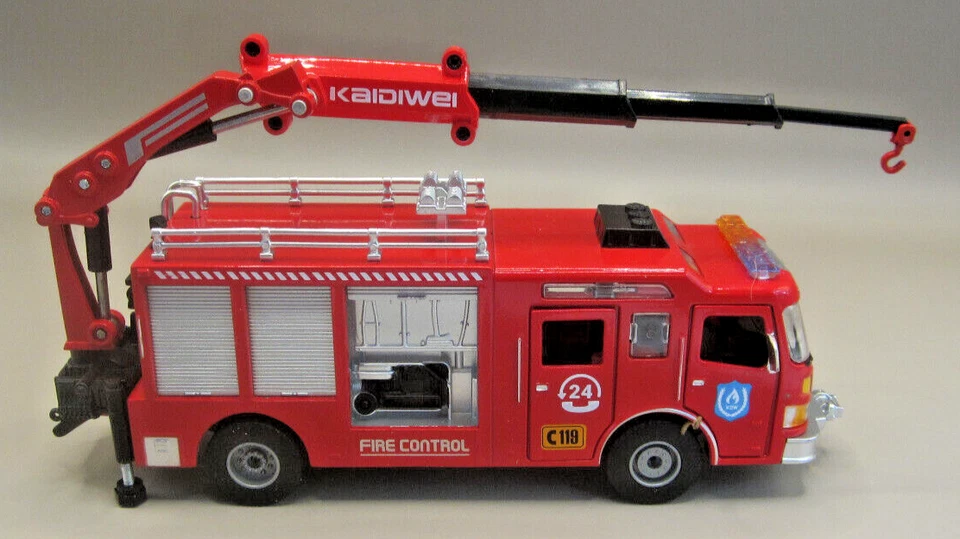 KDW Replica Kaidiwei Fire Rescue Vehicle with Crane,Heavy Rescue 1:50 Scale - Image 2 of 4