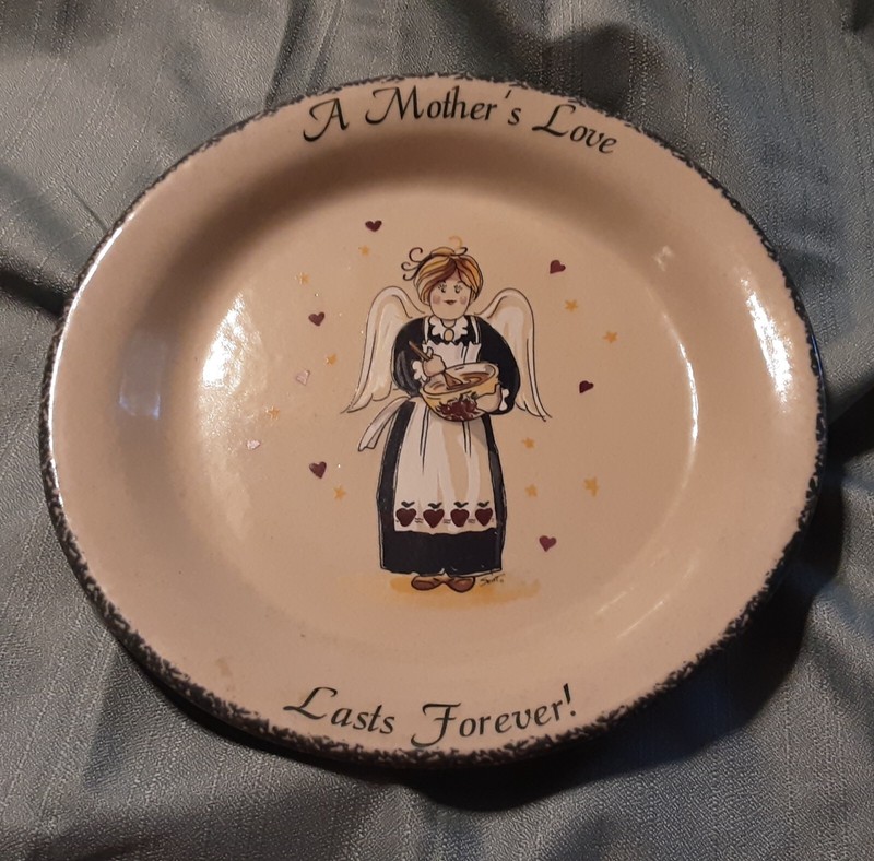Home & Garden Party USA “A MOTHER'S LOVE LASTS FOREVER” PIE PLATE