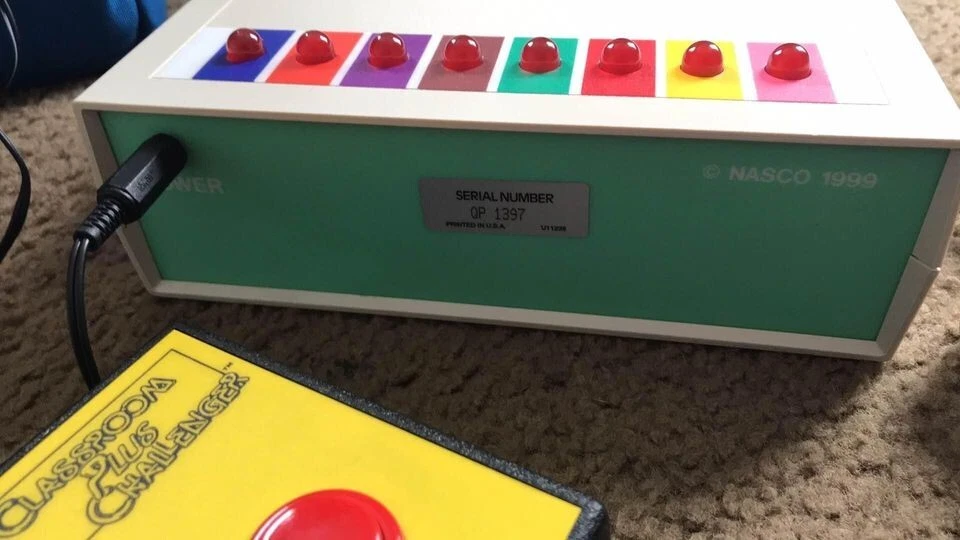 Trivia Buzzer Classroom Plus Challenger - Sistema de zumbador Quiz Bowl vintage de los años 90 Foto 3 de 4