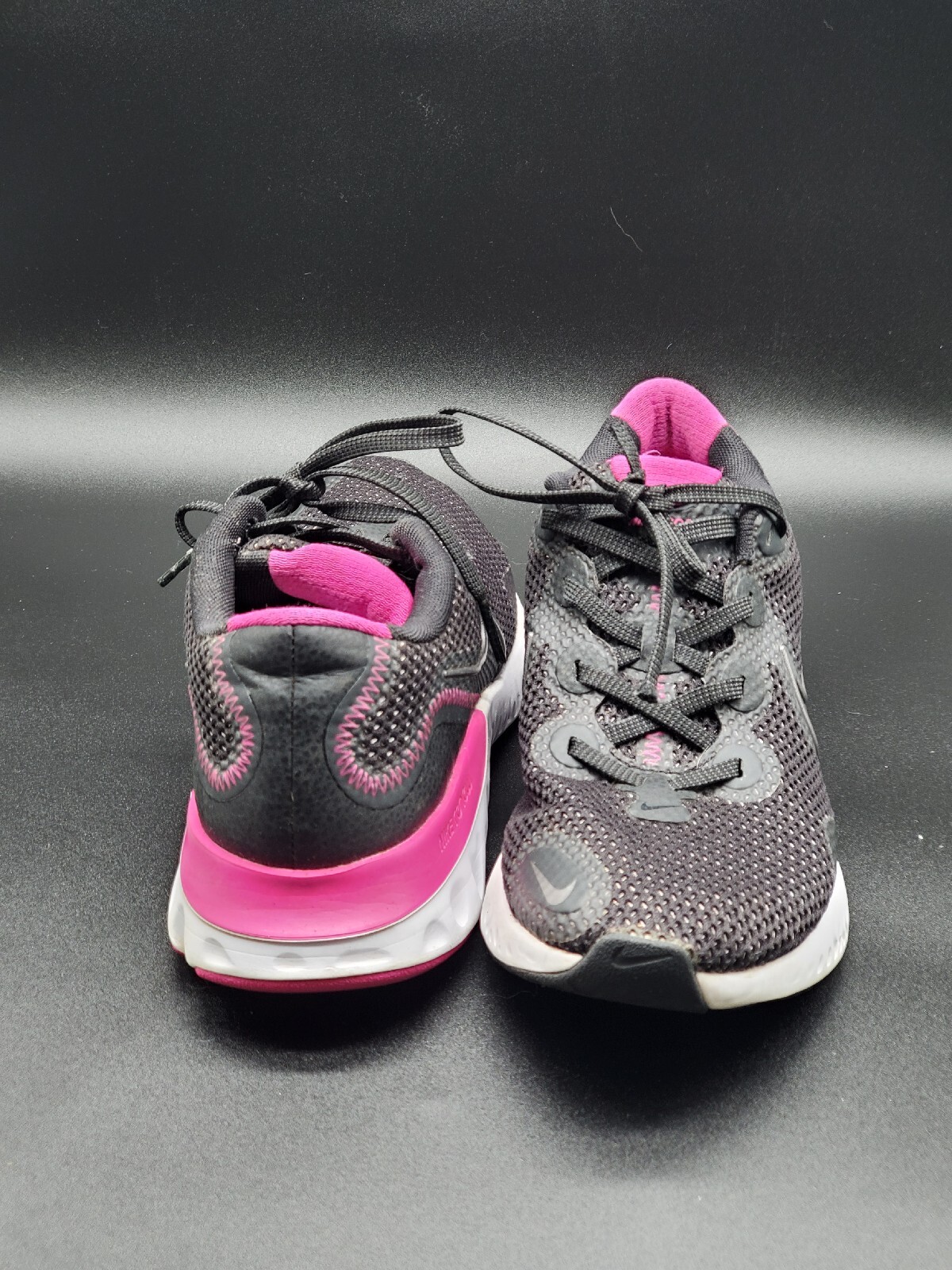 Nike Renew Run Women Size 7.5 Running Shoes Black Pink Athletic Trainer Sneakers