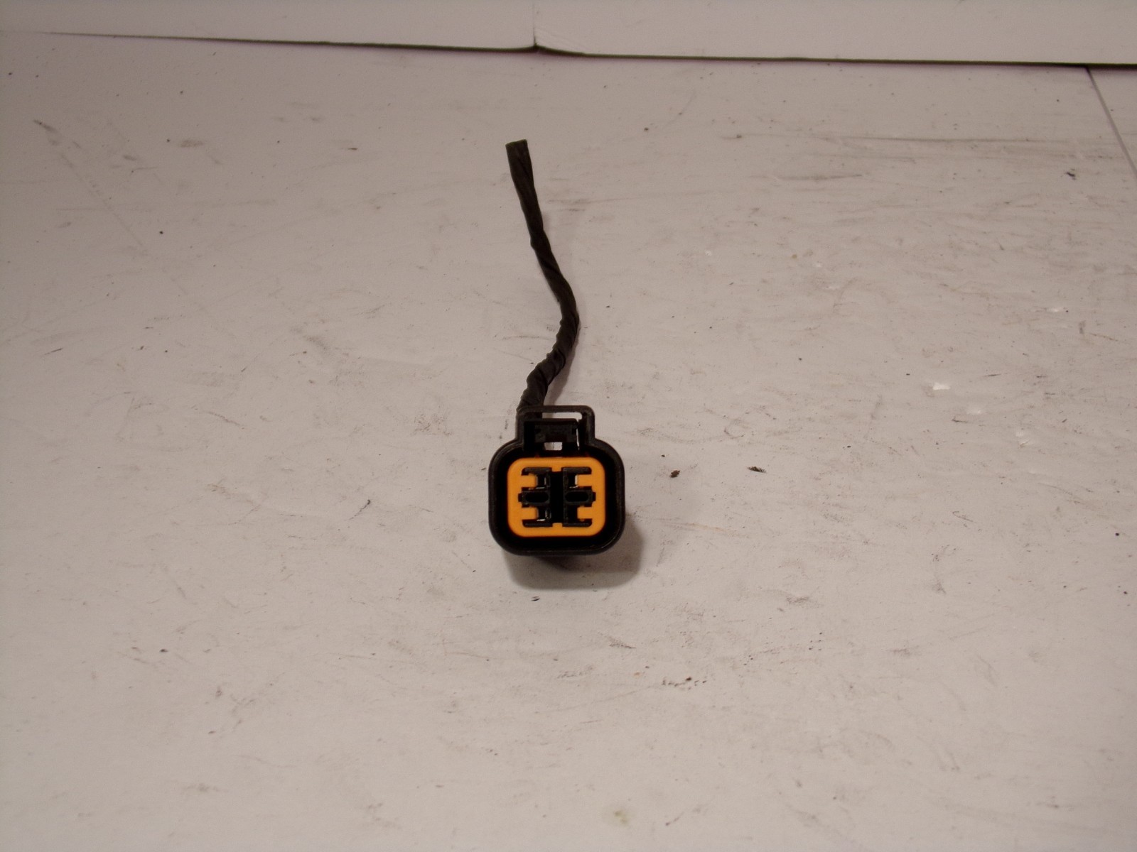 2005-2008 SUZUKI RENO HEADLIGHT LAMP MAIN POWER CONNECTOR HARNESS PIGTAIL SH1