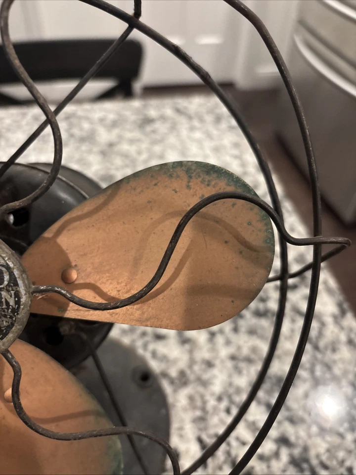 Antique Eskimo Model 30 Fan With Brass Blades 9 Inch Not Working - Image 4 of 4
