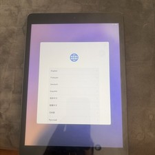 Apple iPad 9th Generation (Gen 2021)  64GB, Wi-Fi, 10.2 in- Grey / Silver