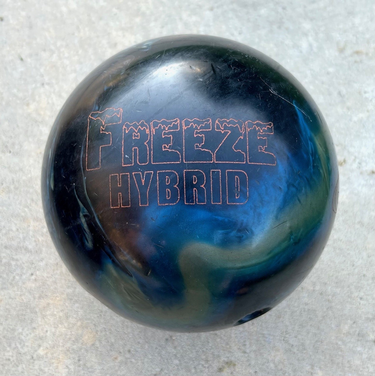 Bowling Ball Columbia 300 FREEZE HYBRID 13 to 14 LBS
