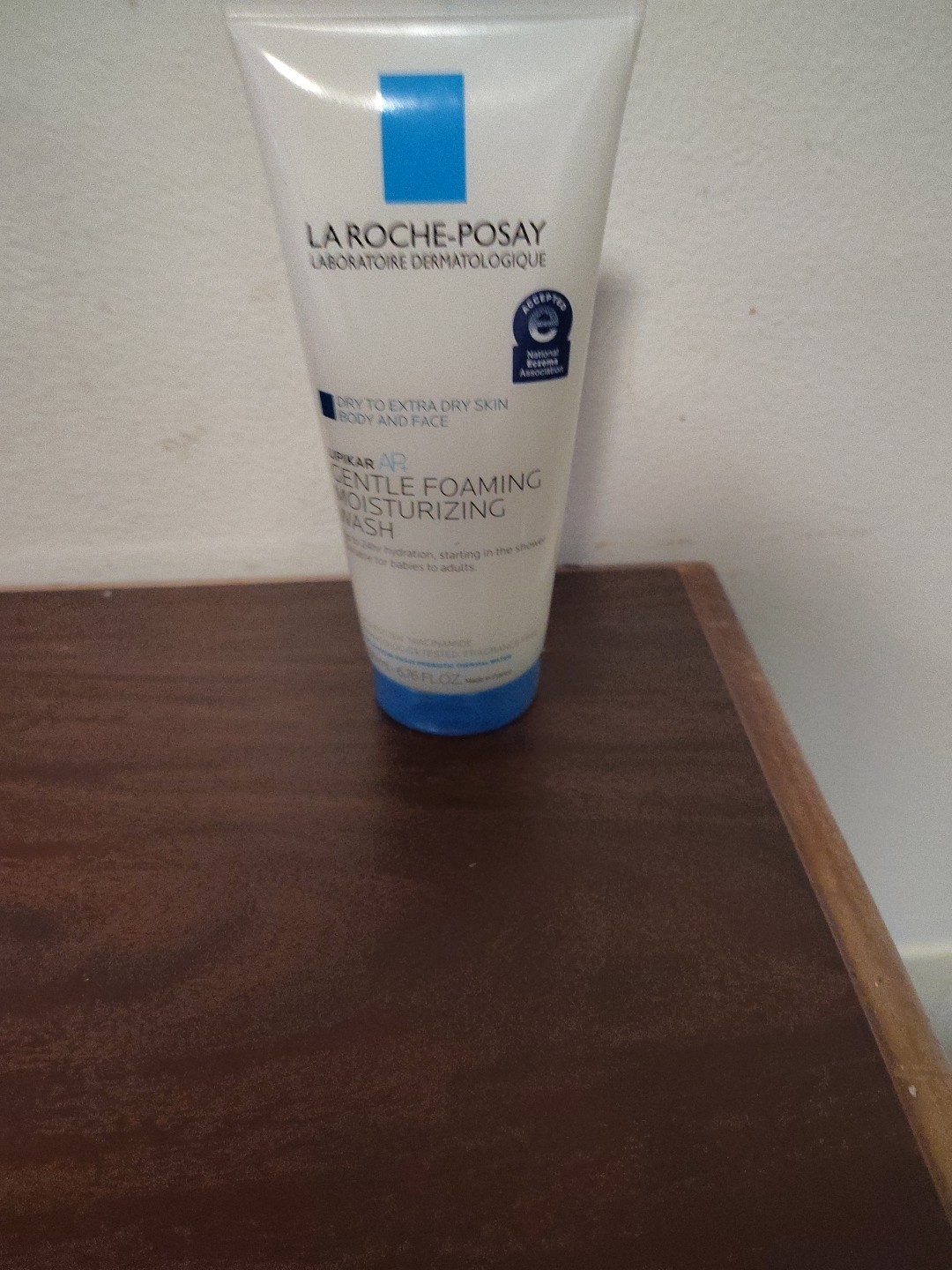 ✨ La Roche-Posay Lipikar AP+ Gentle Foaming Moisturizing Wash, 6.76 oz