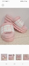 UGG MAXI SLIDE LOGO Scallop Slippers Size 5.