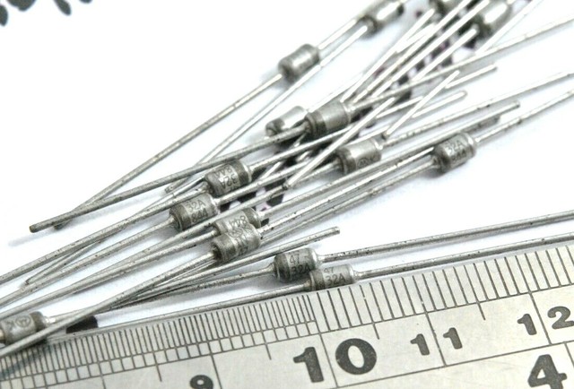 18pcs - MOTOROLA 1N4732A 4.7V 1W DO-41 Zener Diode - Rectifiers NOS | eBay