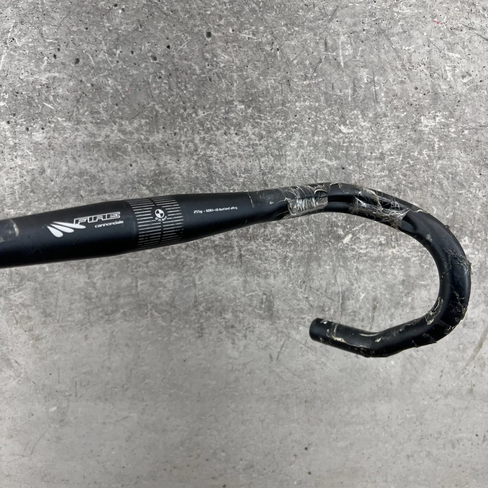 Manillar Cannondale Fire 440 mm 31,8 mm Road Drop Bar negro Race 255 g aleación Foto 2 de 4