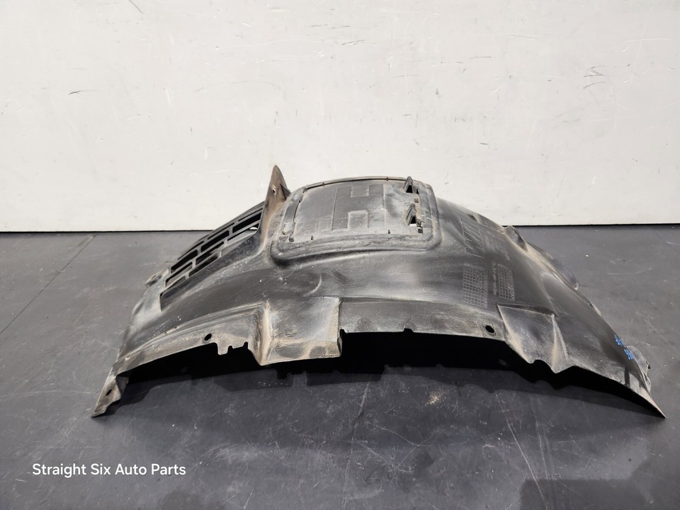1520 OEM BMW F80 F82 M3 M4 Front Left Driver Fender Liner Wheel Splash
