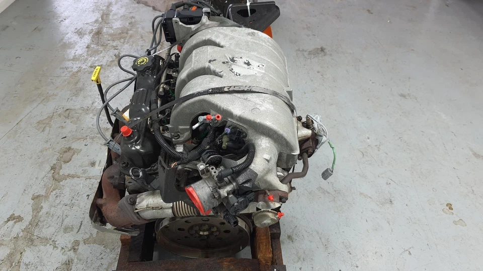 1999-2000 TOWN & COUNTRY VOYAGER CARAVAN Engine 3.3L (6-201) VIN G flex fuel 99 Foto 4 de 4