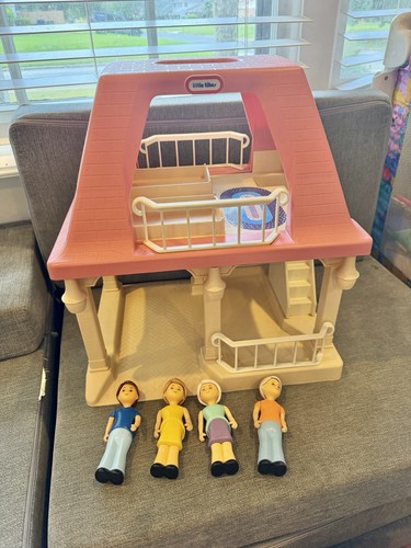 Little Tikes Grandma’s Cottage with People Family Grandma Grandpa Mom Dad Vintag