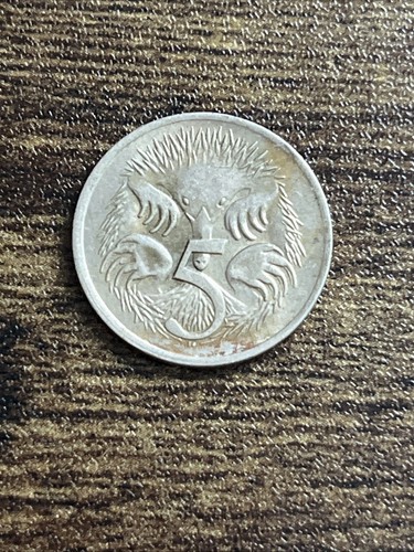 1977 Australia 5 Five Cents Actual Coin TB3425* - Picture 2 of 2