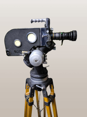 Eclair NPR 16mm Camera 400' Magazine motor tripod Angenieux 12-120