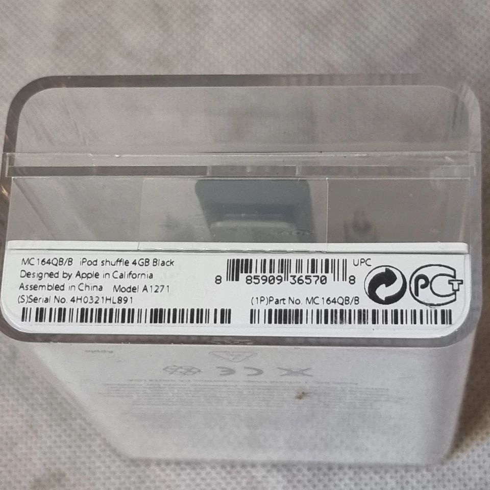 New Sealed Old Stock Apple iPod Shuffle 3rd Generation Black 2009 Rare - Image 4 of 4