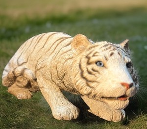 White Tiger Crouching by  Sandicast #264