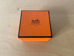 Écrin (boîte) HERMÈS Pour Bracelet - Dimensions 13,5 X 13,5 X 6,3 Cm - Occasion