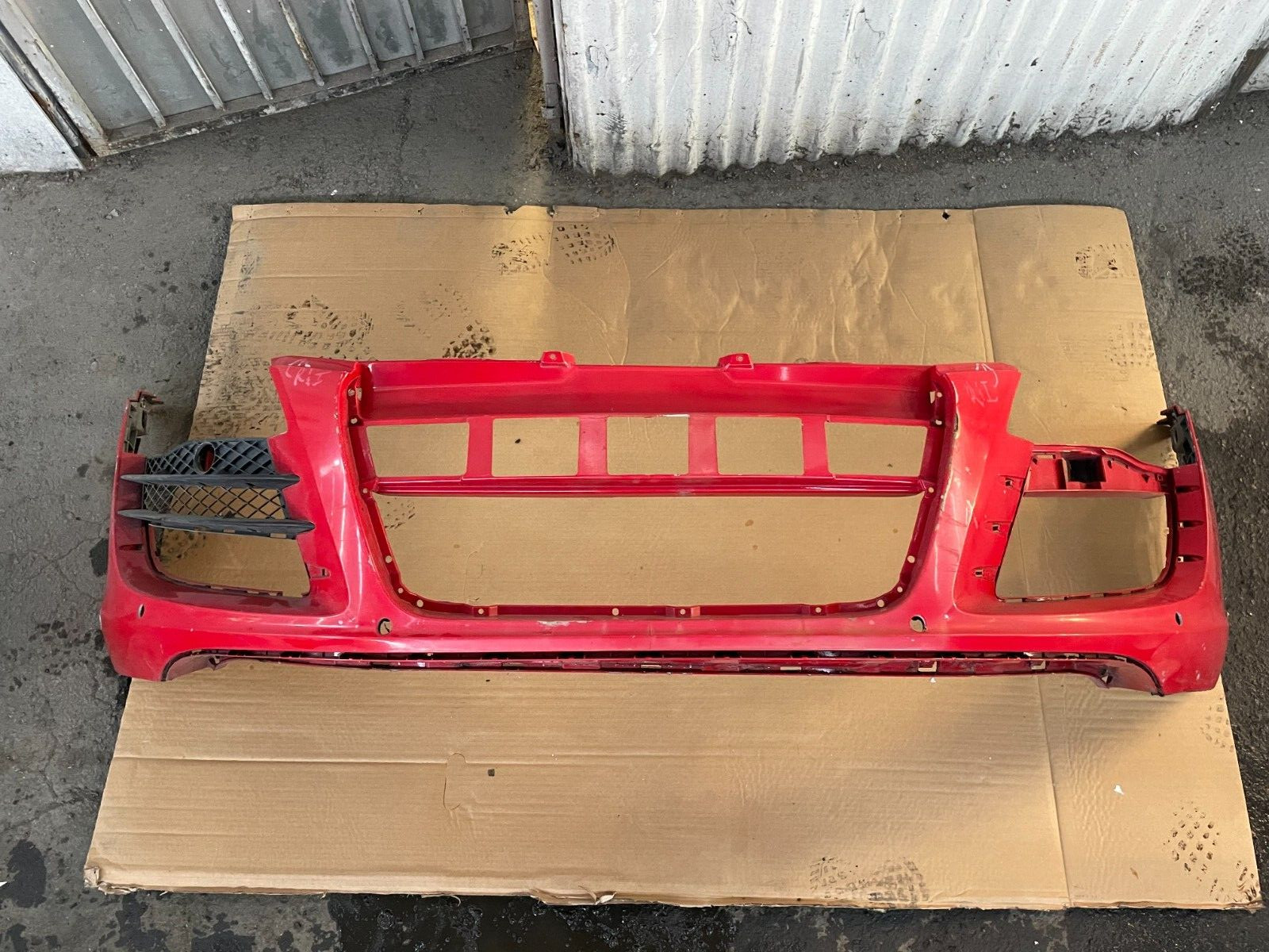 2010 - 2012 AUDI R8 FRONT BUMPER COVER 420807437 OEM