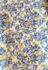 3/4 Yard Blue Floral 100 Cotton Fabric 36   x 44  