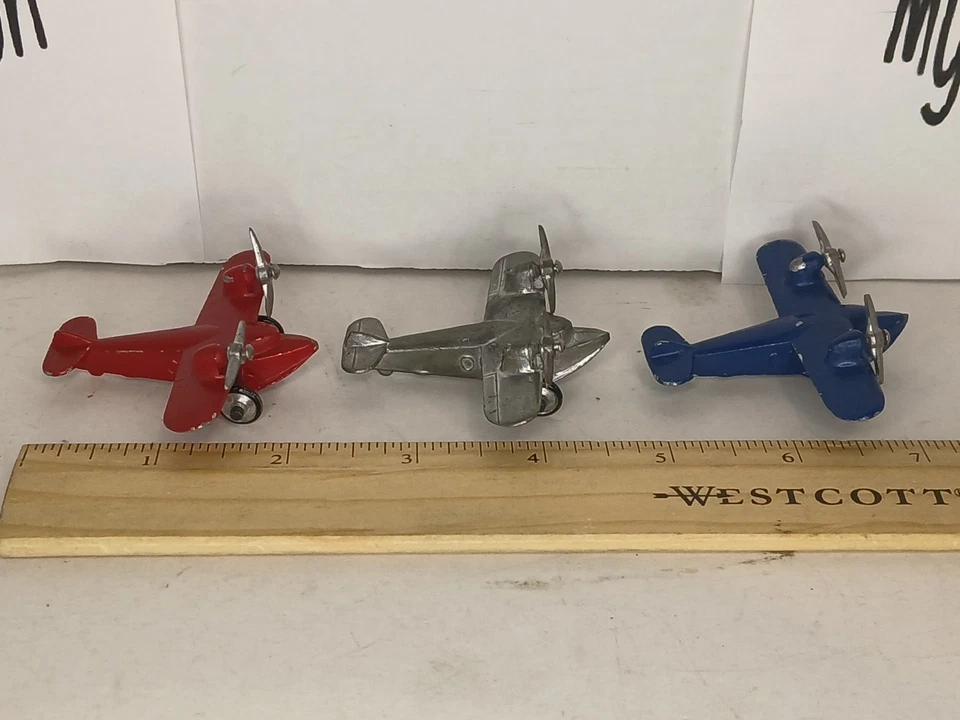 VINTAGE BARCLAY MINIATURE LEAD CAST TWIN PROPELLER AIRPLANE/SEA PLANE SET OF 3 - Image 4 of 4