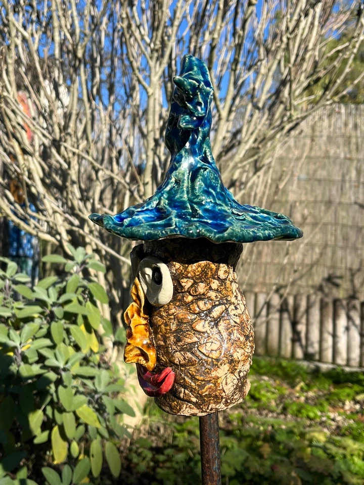 Zwerg mit großem roten Mund Gartenkeramik Gartenstele Keramikskulptur - Bild 3 von 4