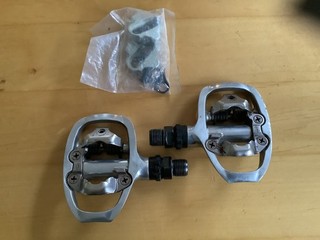 Shimano SPD PD A520 Pedale mit neuen SM SH56 Schuhplatten/cleat