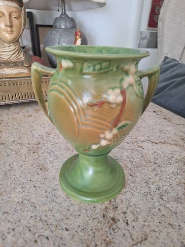 Roseville Pottery Green Snowberry Vase