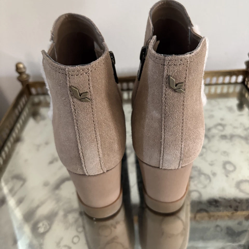 Koolaburra by UGG Boots Womens Size 8 Suede Ankle Wedge Shearling Zip 1124193 - Image 4 of 4