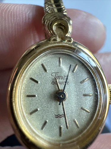 vintage lady watch timex Quartz