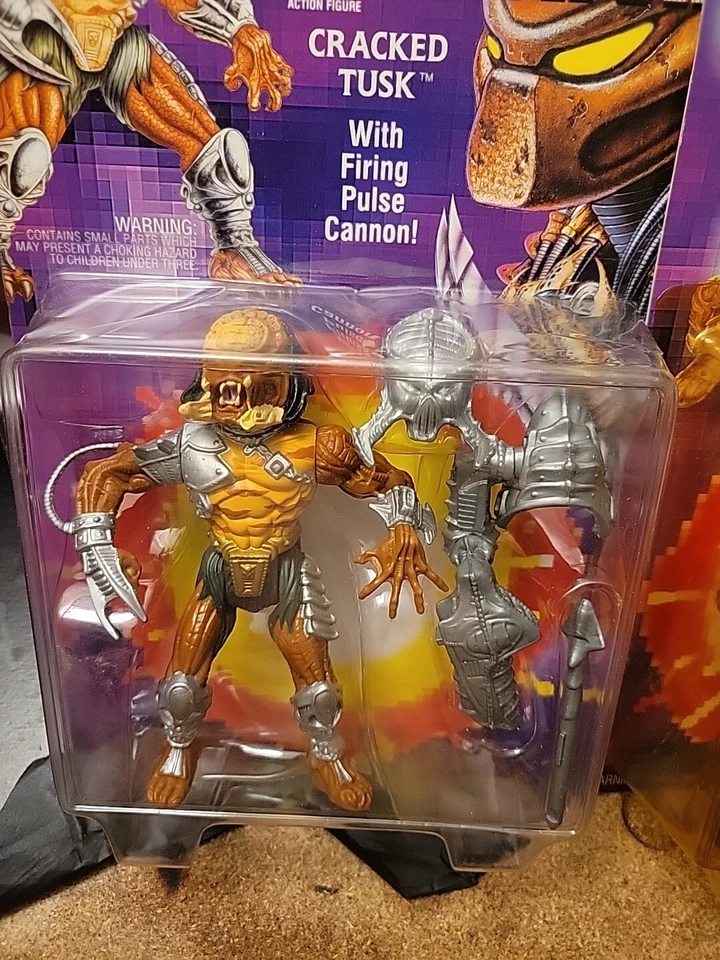 Figuras de acción Kenner Predator 1994 colmillo agrietado acosador cola con púas Foto 4 de 4