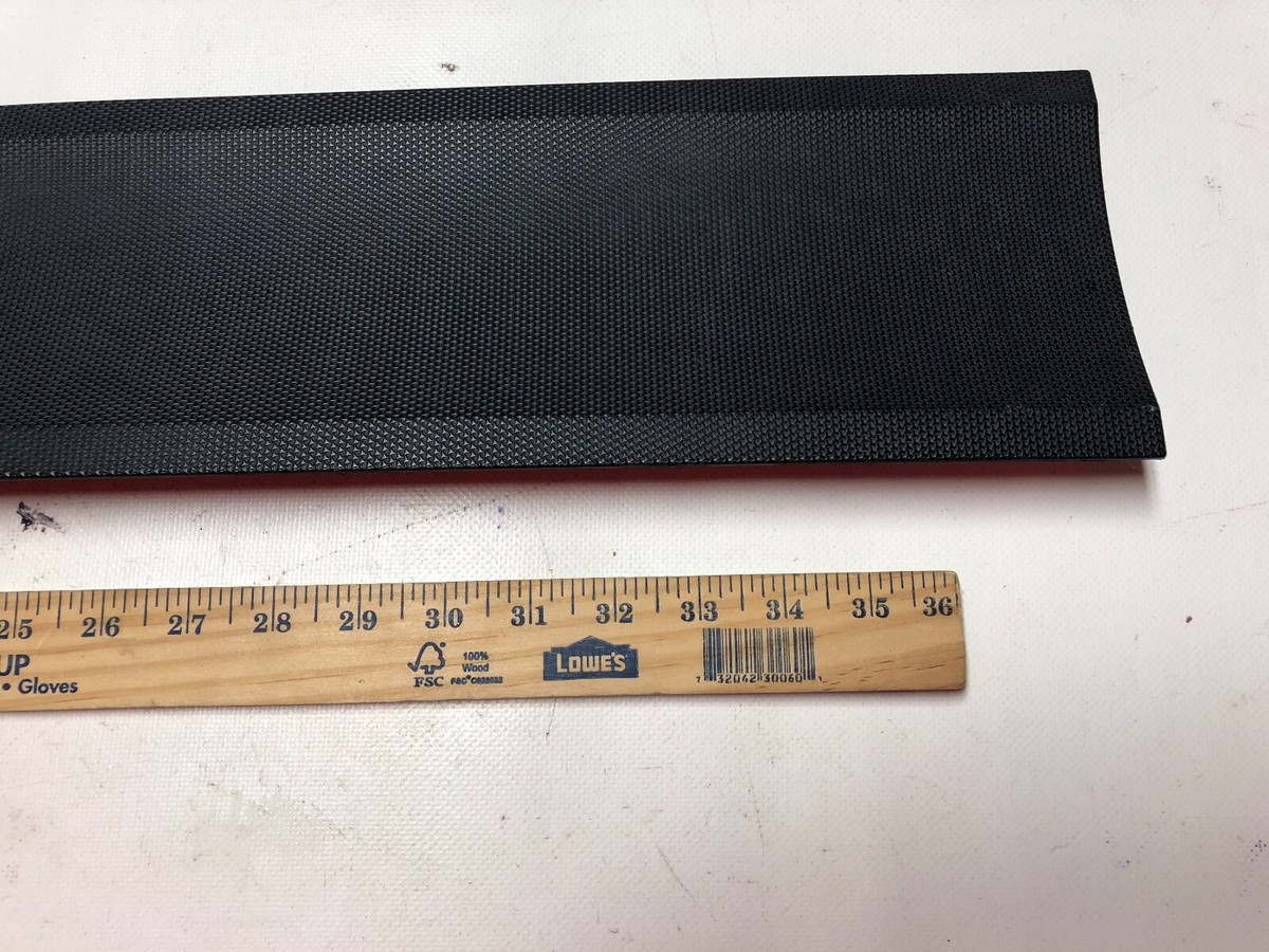 2015-2016 PORSCHE Macan LEFT FRONT Door-Lower Molding Trim 