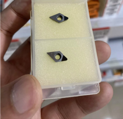 2pcs polycrystalline diamond PCD DCGW070208 DCMT 21.52 PCD indexable insertion