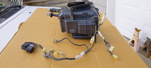 1988 Toyota Hilux truck Pickup 4Runner A/C Evaporator Box Housing 245400-2110