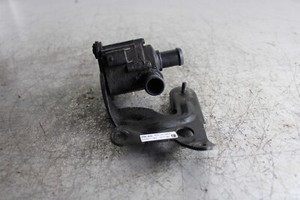 VW Golf VII 1,6 77 KW  TDI Zusatzpumpe Elektrisch + Halter 5Q0121599P