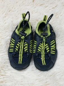 boys size 6 water shoes