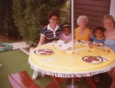 AMERICAN FAMILY Color FOUND PHOTO  Snapshot VINTAGE 52 LA 84 J