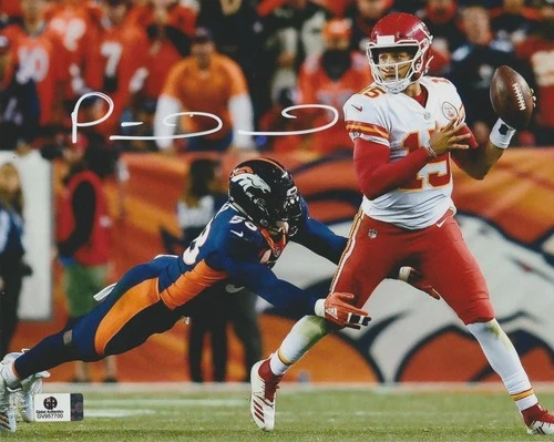 Patrick Mahomes Kansas City Chiefs Signed Autographed 8x10 Photo with COA