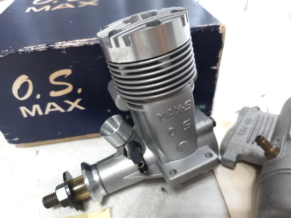 O.S. MAX S35 STUNT Engine OS Ogwa Seiki avec boîte et manuel neuf - Photo 3/4